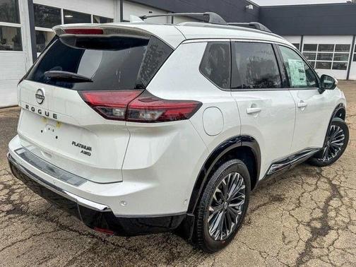 Everest White Pearl Tricoat 2026 Nissan Rogue Platinum