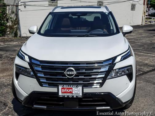 Everest White Pearl Tricoat 2026 Nissan Rogue Platinum