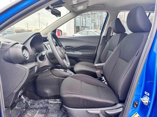 2025 Nissan Kicks S