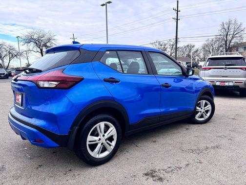 2025 Nissan Kicks S
