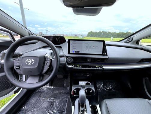 2025 Toyota Prius LE
