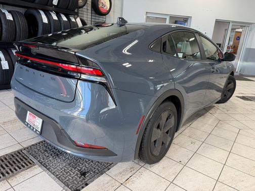 2025 Toyota Prius LE