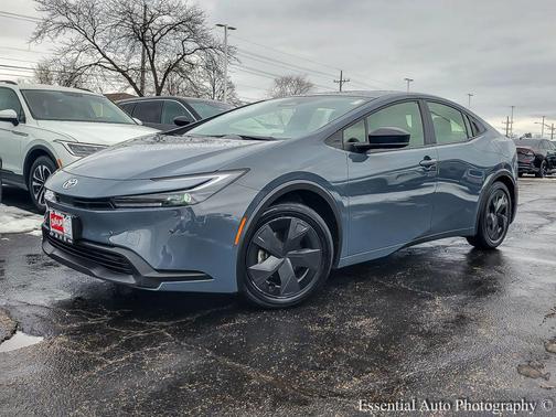 2025 Toyota Prius LE