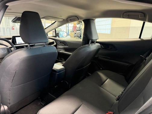2025 Toyota Prius LE