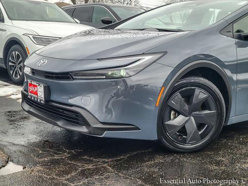 2025 Toyota Prius LE