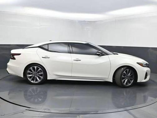 Pearl White Tricoat 2023 Nissan Maxima 3.5 Platinum