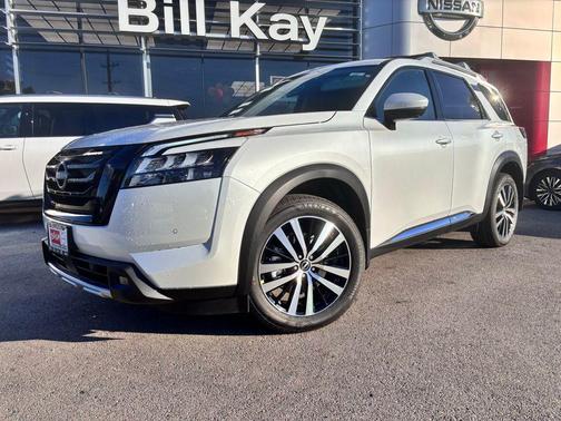 2025 Nissan Pathfinder Platinum 4WD