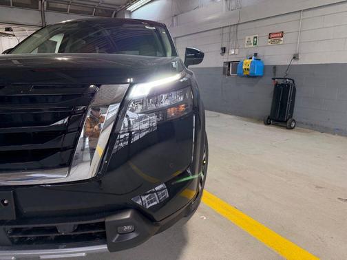 2025 Nissan Pathfinder Platinum 4WD