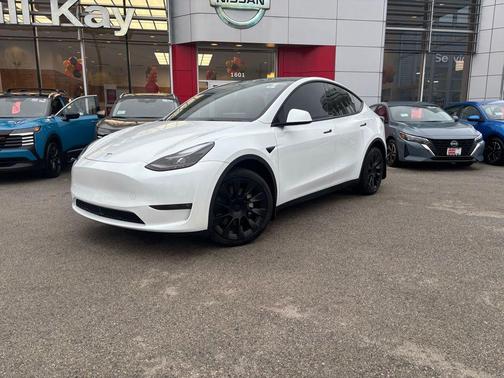 2023 Tesla Model Y Long Range Dual Motor All-Wheel Drive