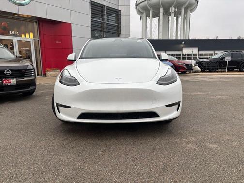 2023 Tesla Model Y Long Range Dual Motor All-Wheel Drive