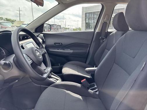 2025 Nissan Kicks S