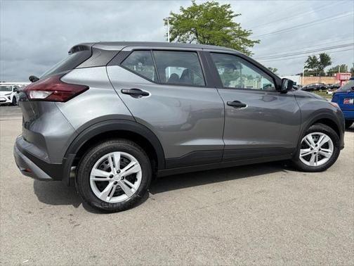 2025 Nissan Kicks S