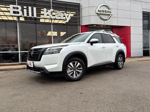 2025 Nissan Pathfinder SL 4WD