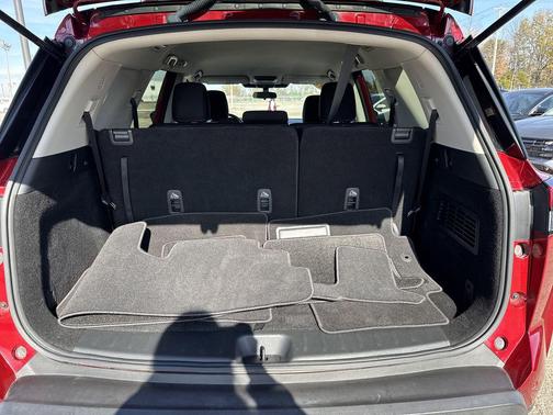 2023 Nissan Pathfinder SV 4WD