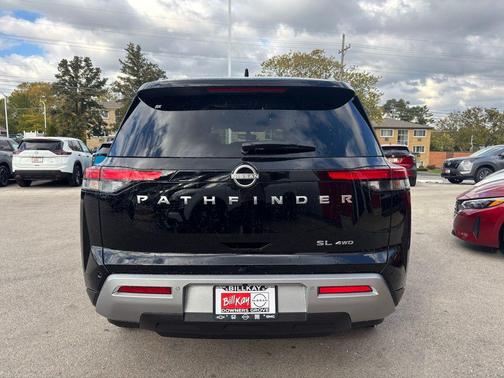 2025 Nissan Pathfinder SL 4WD