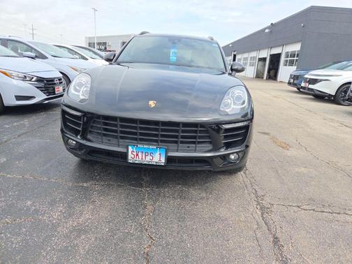 Black 2018 Porsche Macan Macan