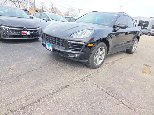 Black 2018 Porsche Macan Macan