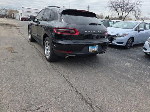 Black 2018 Porsche Macan Macan