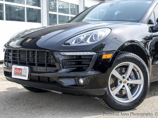 Black 2018 Porsche Macan Macan