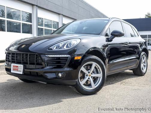 Black 2018 Porsche Macan Macan
