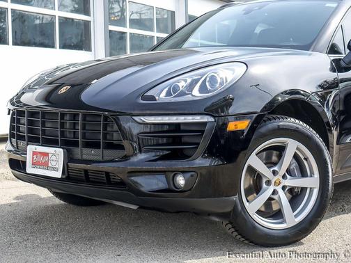 Black 2018 Porsche Macan Macan
