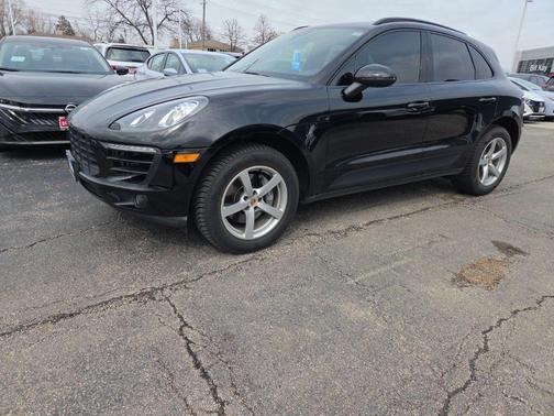 Black 2018 Porsche Macan Macan