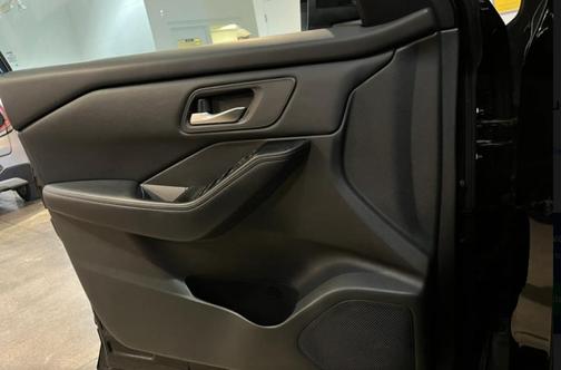 Super Black 2025 Nissan Rogue SV