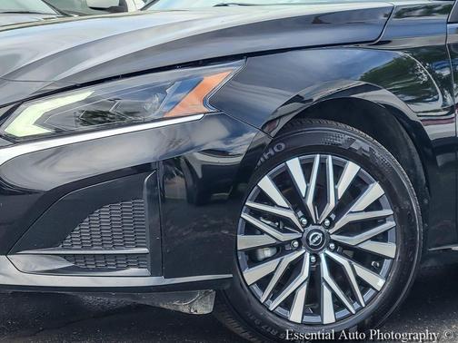 Super Black Clearcoat 2025 Nissan Altima 2.5 SV