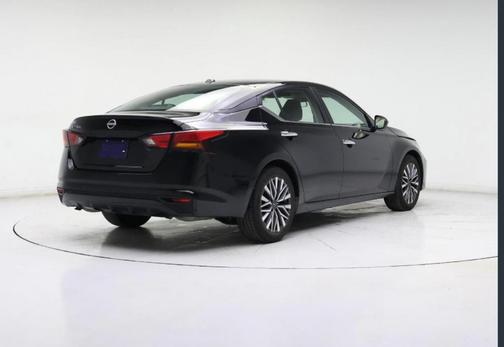 Super Black Clearcoat 2025 Nissan Altima 2.5 SV
