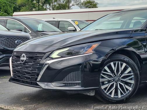 Super Black Clearcoat 2025 Nissan Altima 2.5 SV