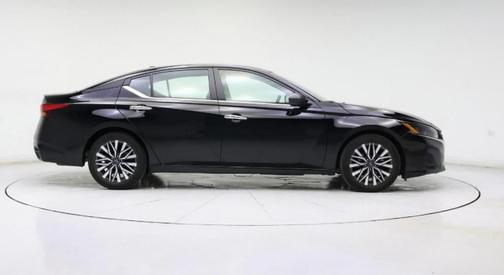 Super Black Clearcoat 2025 Nissan Altima 2.5 SV