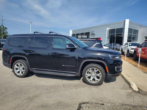 Diamond Black Crystal Pearlcoat 2022 Jeep Wagoneer Series II 4x4