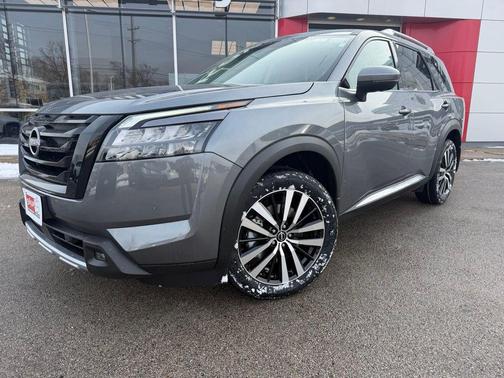 2025 Nissan Pathfinder Platinum 4WD