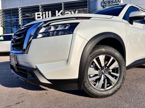 2025 Nissan Pathfinder SV 4WD