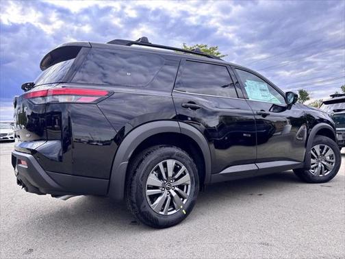 2025 Nissan Pathfinder SV 4WD