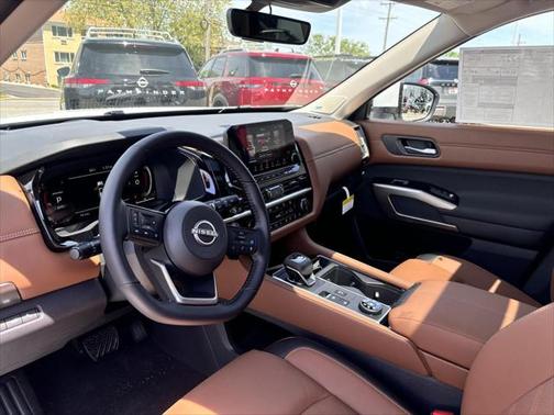 2025 Nissan Pathfinder Platinum 4WD