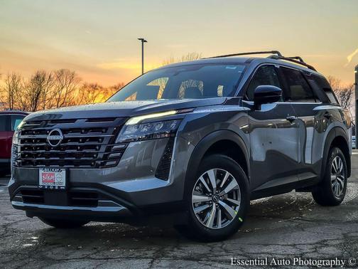 2026 Nissan Pathfinder SL