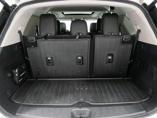 2023 Nissan Pathfinder SL 4WD