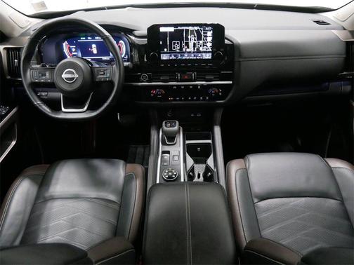2023 Nissan Pathfinder SL 4WD