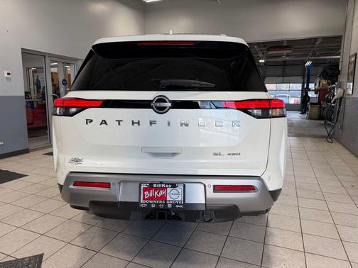 2023 Nissan Pathfinder SL 4WD