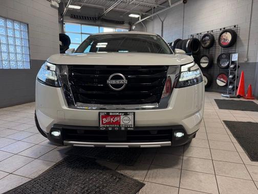 2023 Nissan Pathfinder SL 4WD