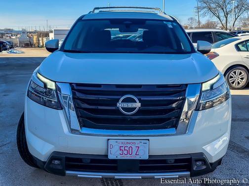 2023 Nissan Pathfinder SL 4WD