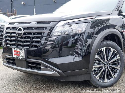 Super Black 2026 Nissan Pathfinder Platinum