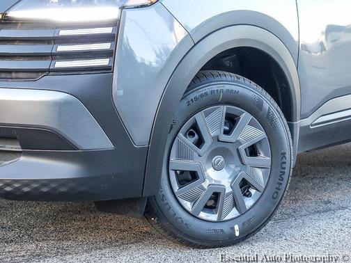 Gun Metallic 2027 Nissan Kicks S