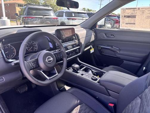 2025 Nissan Pathfinder SV 4WD