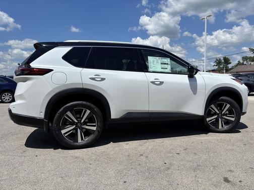 2025 Nissan Rogue SL