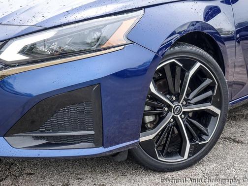 Deep Blue Pearl 2023 Nissan Altima SR FWD
