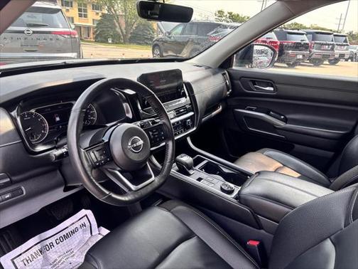 2023 Nissan Pathfinder SL 4WD