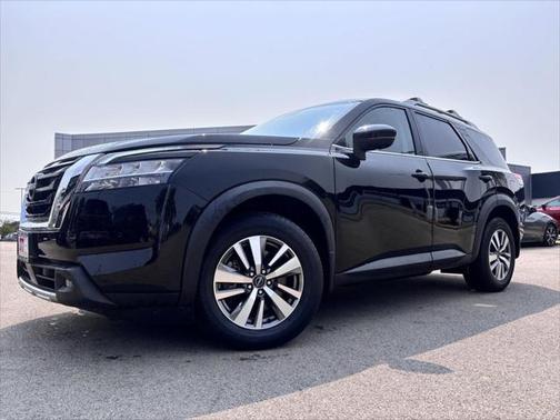 2023 Nissan Pathfinder SL 4WD