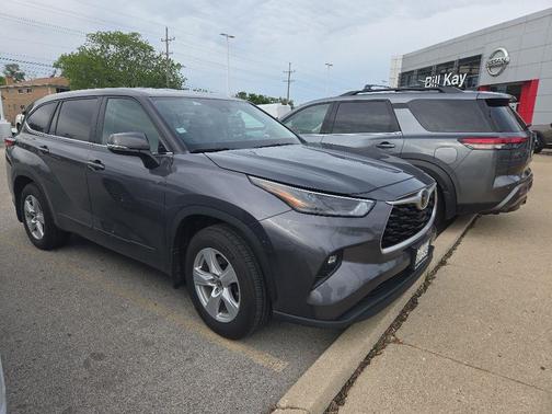 Magnetic Gray Metallic 2023 Toyota Highlander LE